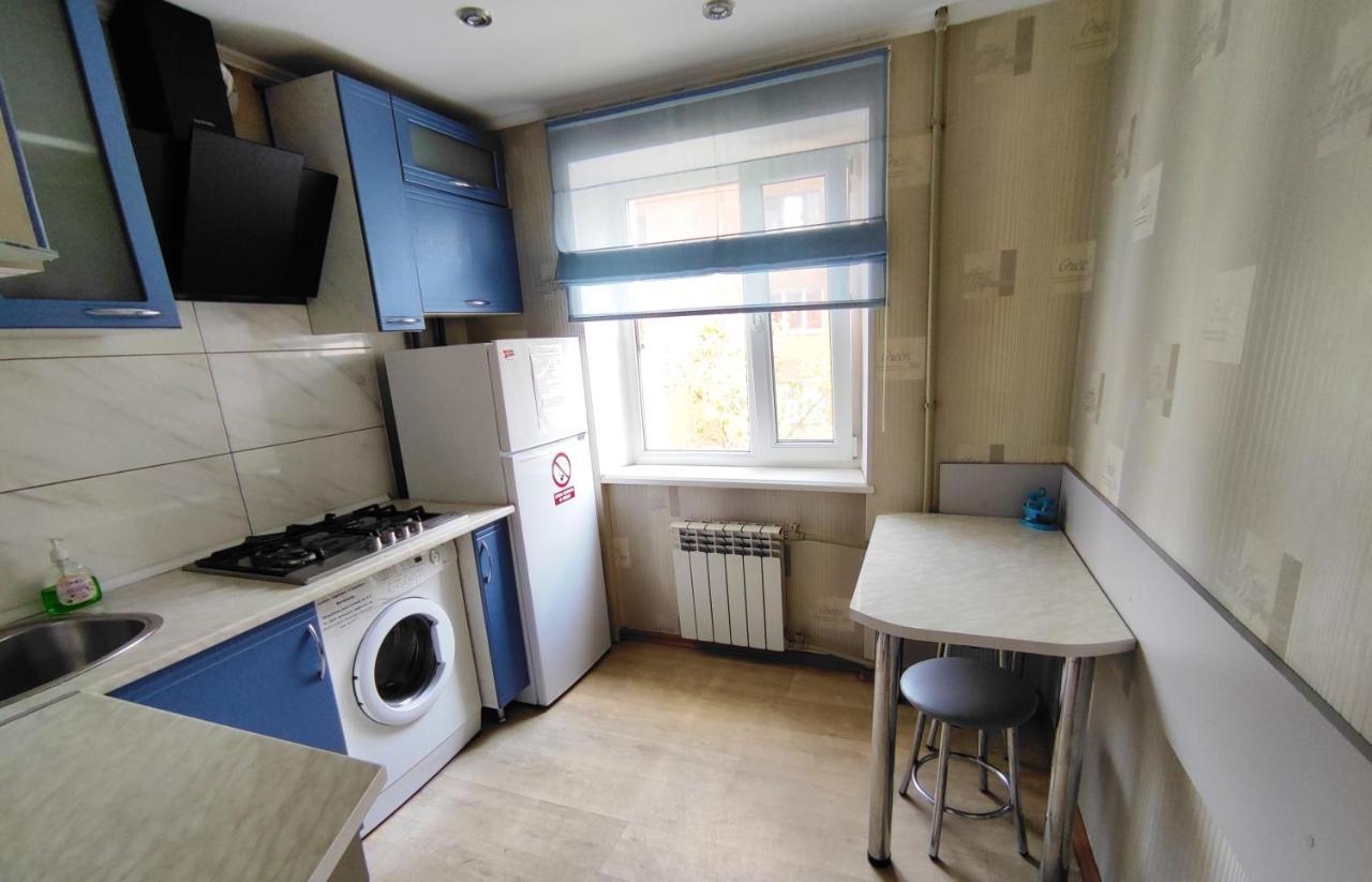 Двухкомнатные Апартаменты Центр Mystetsʹka 3 Kr Apartments Kryvyi Rih Exterior foto