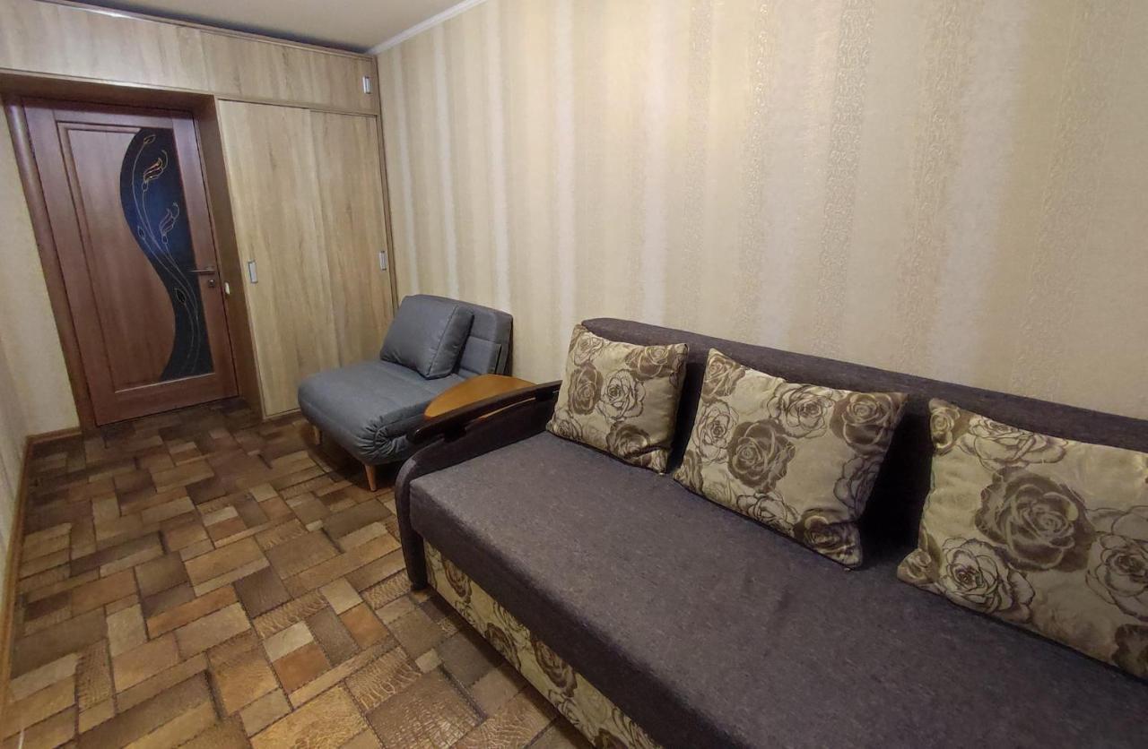 Двухкомнатные Апартаменты Центр Mystetsʹka 3 Kr Apartments Kryvyi Rih Exterior foto